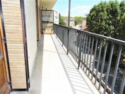 Condo For Sale in Pertuis, France