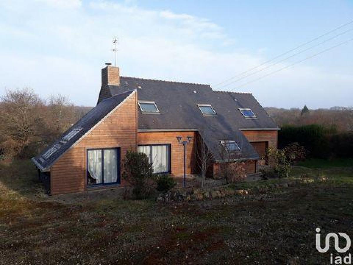 Picture of Home For Sale in Leuhan, Bretagne, France