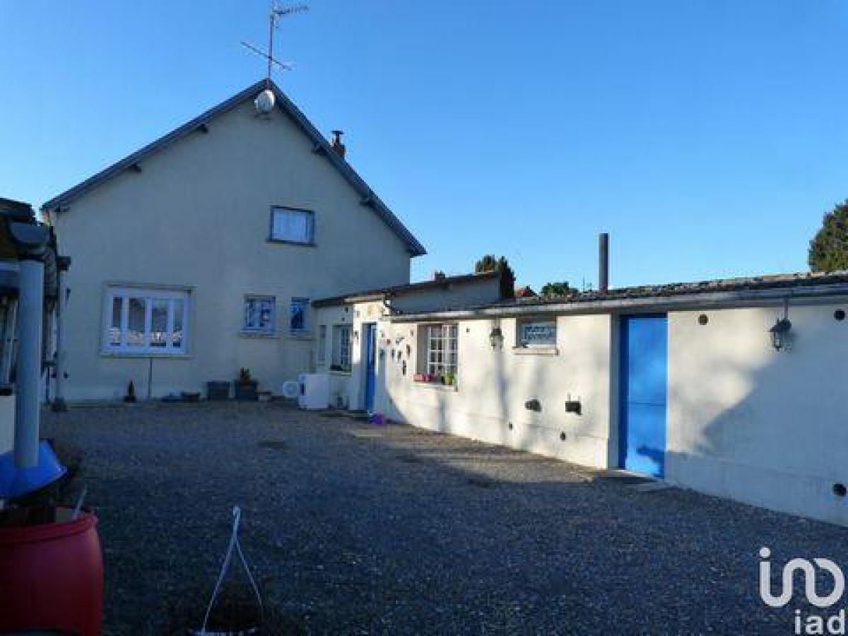 Picture of Home For Sale in Beauvais, Picardie, France