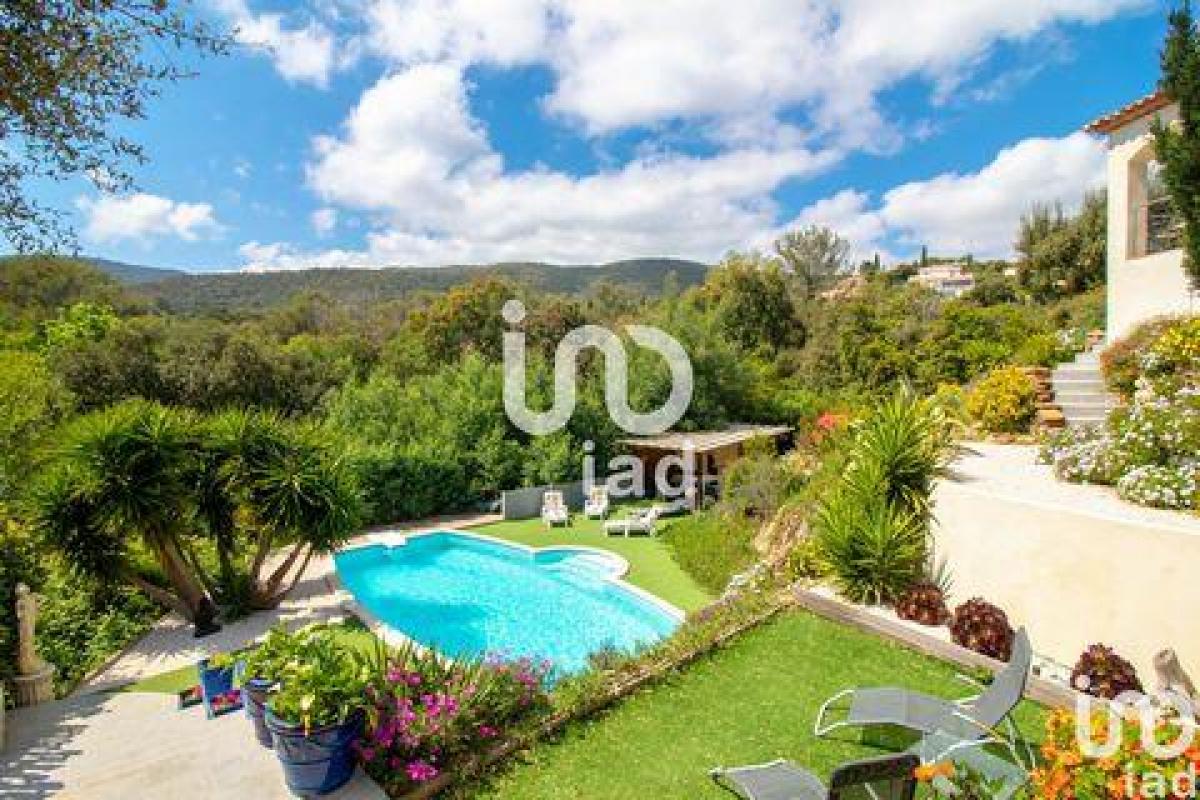 Picture of Home For Sale in La Croix Valmer, Cote d'Azur, France