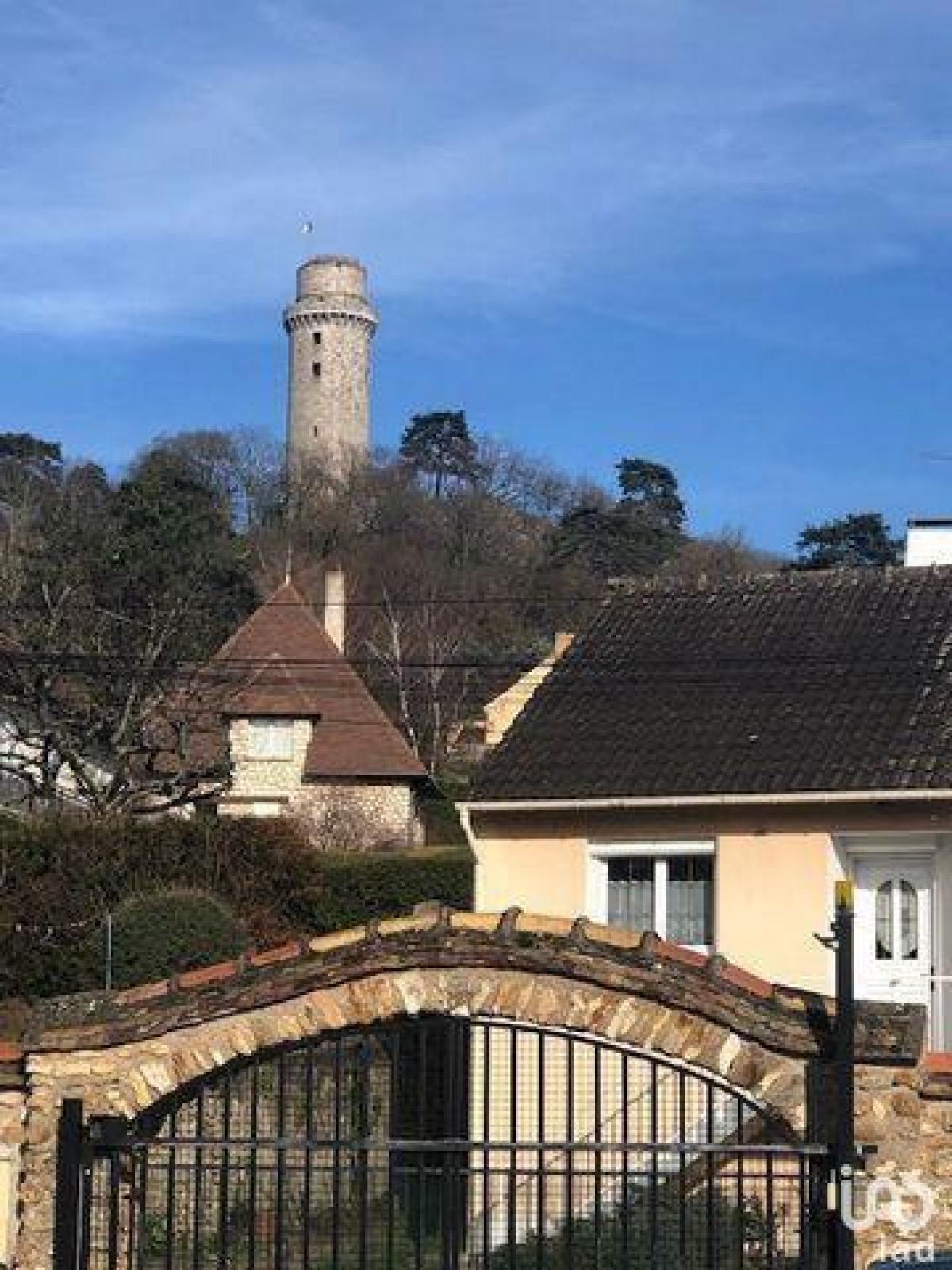 Picture of Condo For Sale in Linas, Bretagne, France