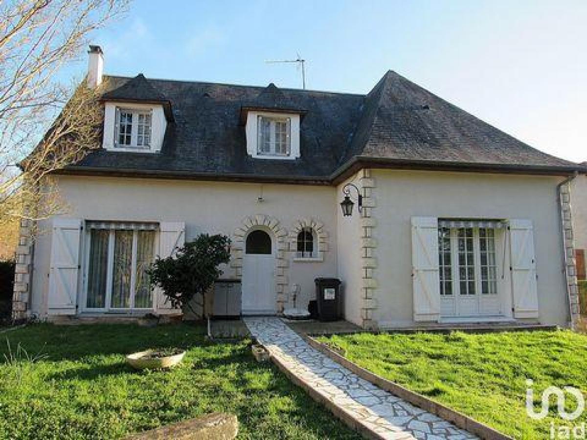 Picture of Home For Sale in Vierzon, Centre, France