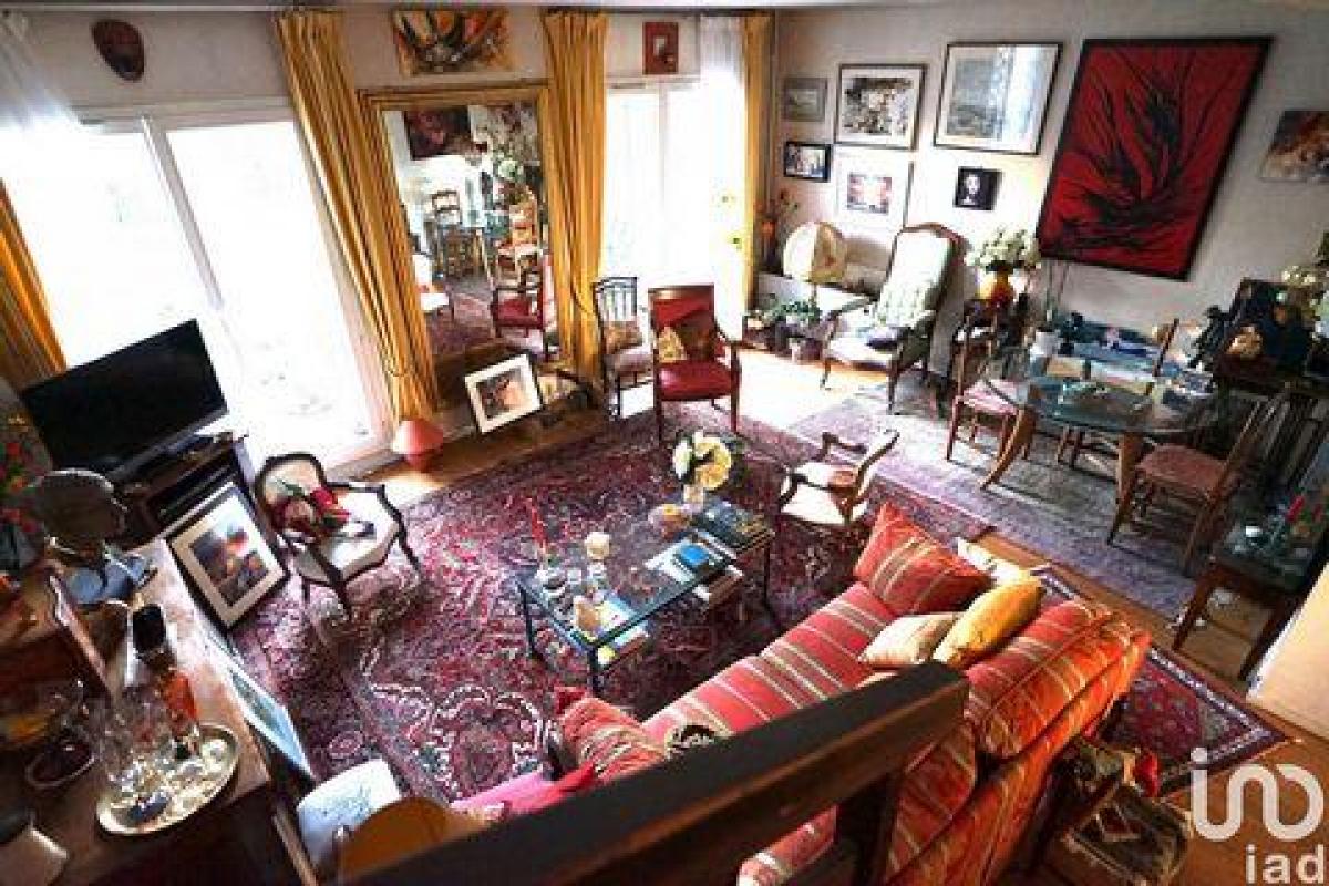 Picture of Home For Sale in Dourdan, Centre, France