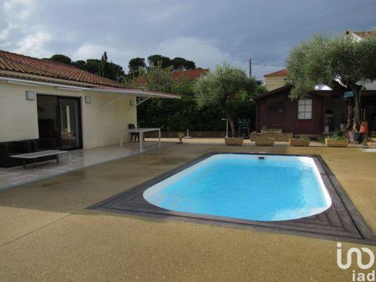 Picture of Home For Sale in SANARY SUR MER, Cote d'Azur, France