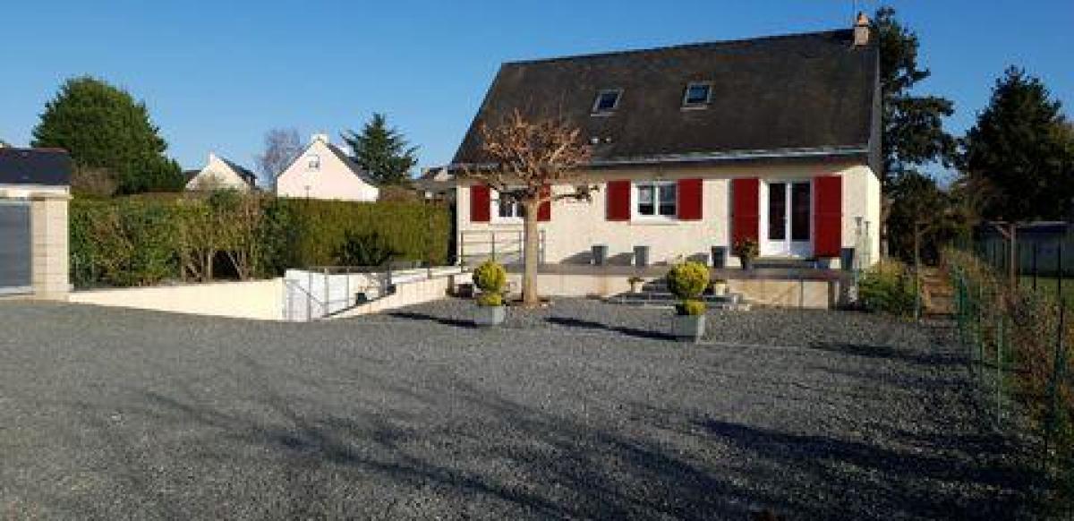 Picture of Home For Sale in Bauge, Pays De La Loire, France