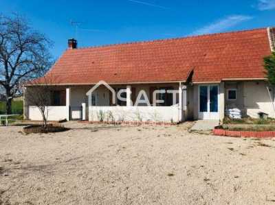 Farm For Sale in Louhans, France