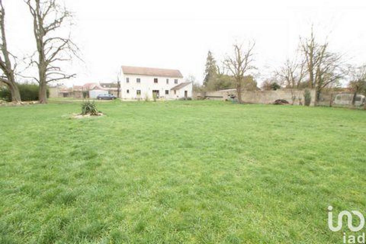 Picture of Home For Sale in Ermenonville, Centre, France