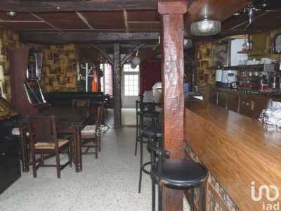 Industrial For Sale in Breteuil, France