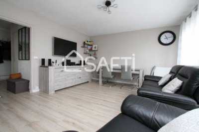 Apartment For Sale in Savigny-sur-Orge, France