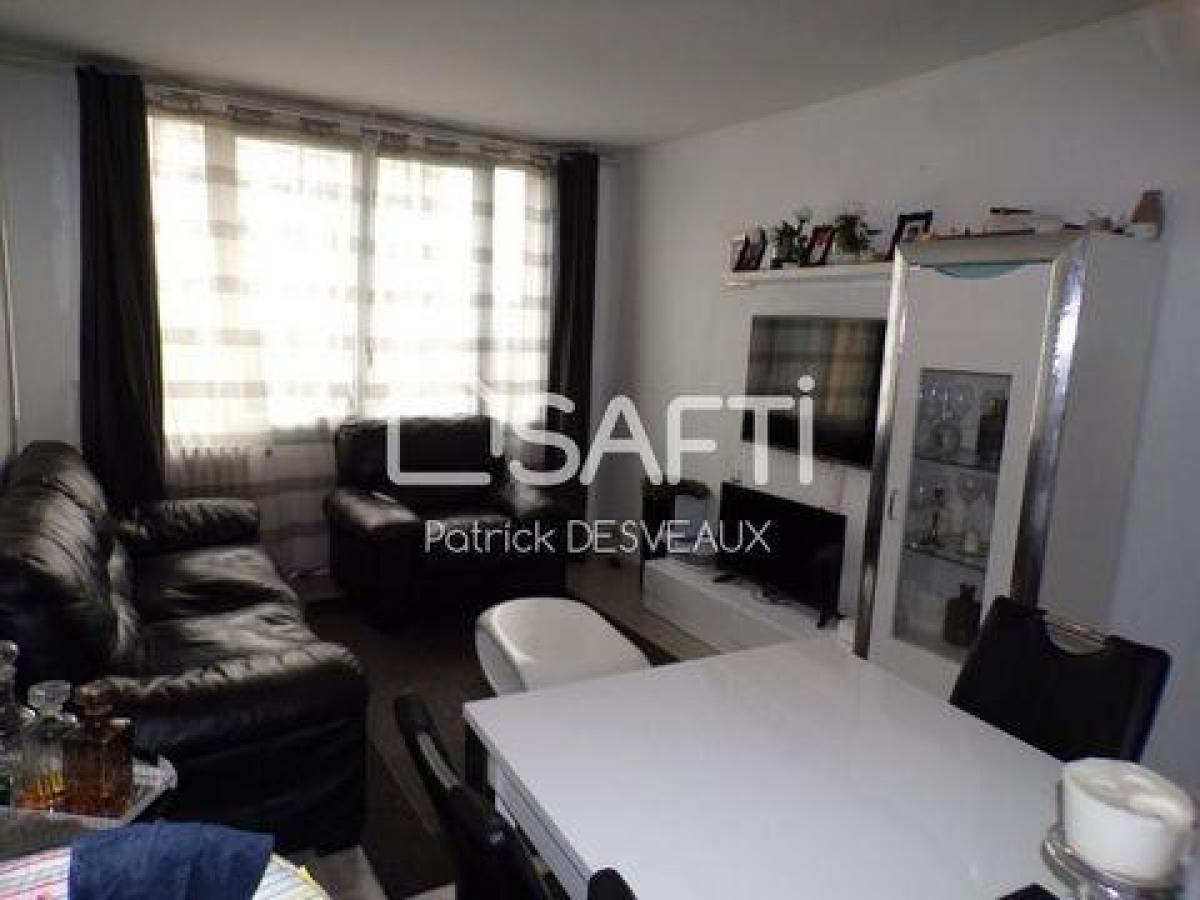 Picture of Apartment For Sale in Creil, Picardie, France