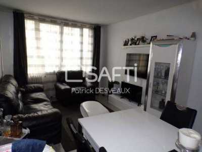 Apartment For Sale in Creil, France