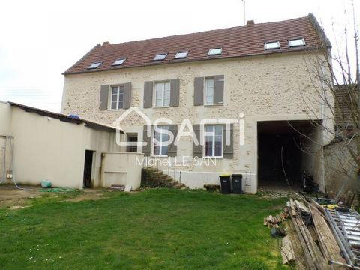 Picture of Home For Sale in Nointel, Picardie, France