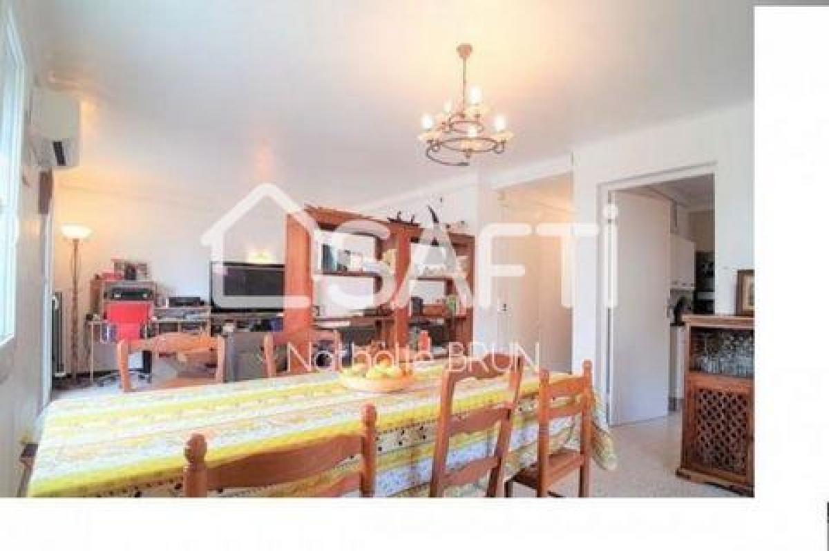 Picture of Apartment For Sale in Beziers, Languedoc Roussillon, France