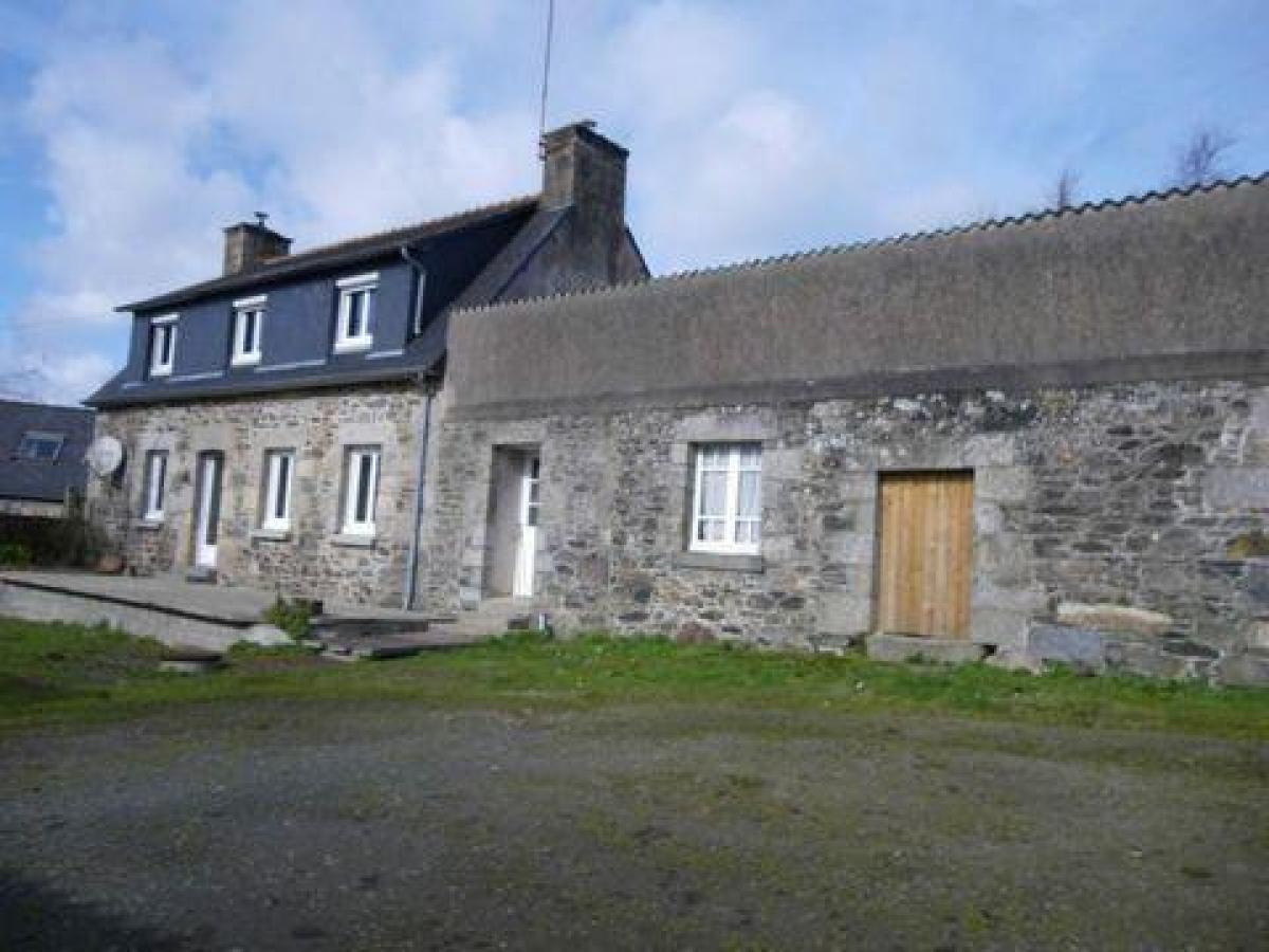 Picture of Home For Sale in Louargat, Bretagne, France