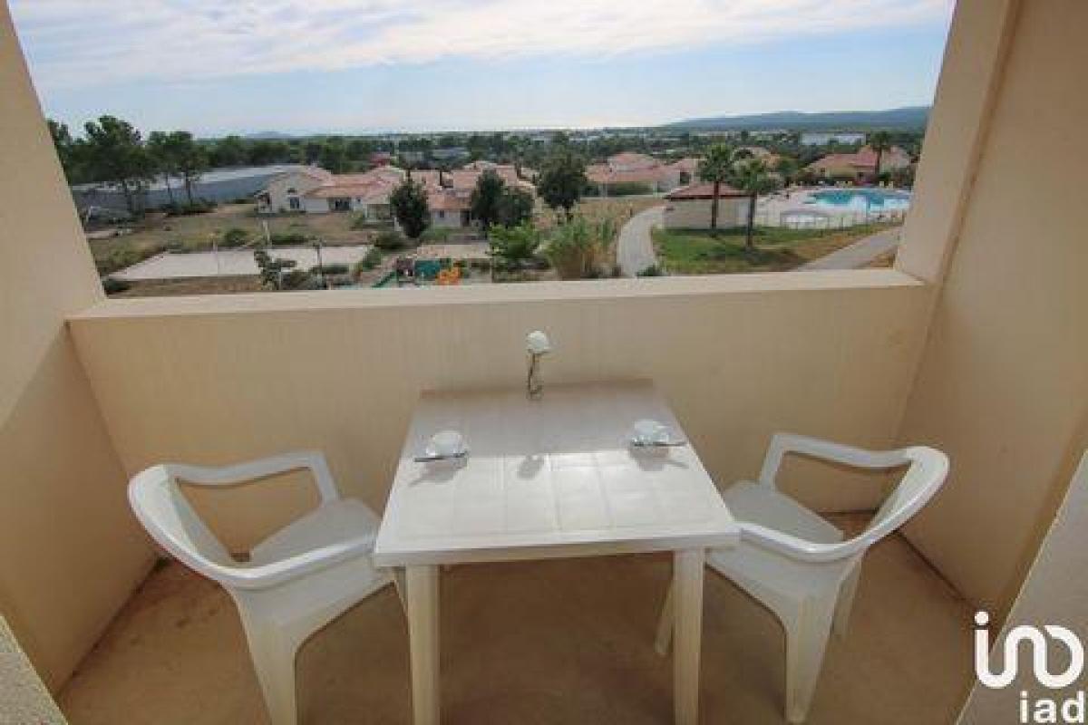 Picture of Apartment For Sale in Le Castellet, Cote d'Azur, France