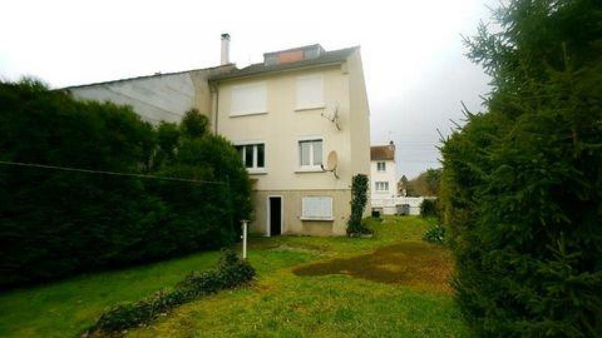 Picture of Home For Sale in Soissons, Picardie, France