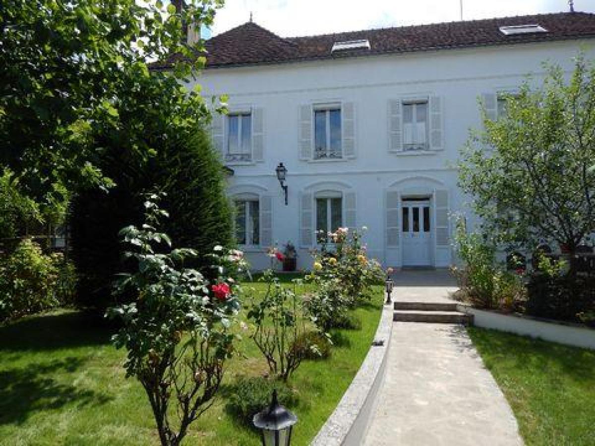 Picture of Home For Sale in Sens, Bourgogne, France