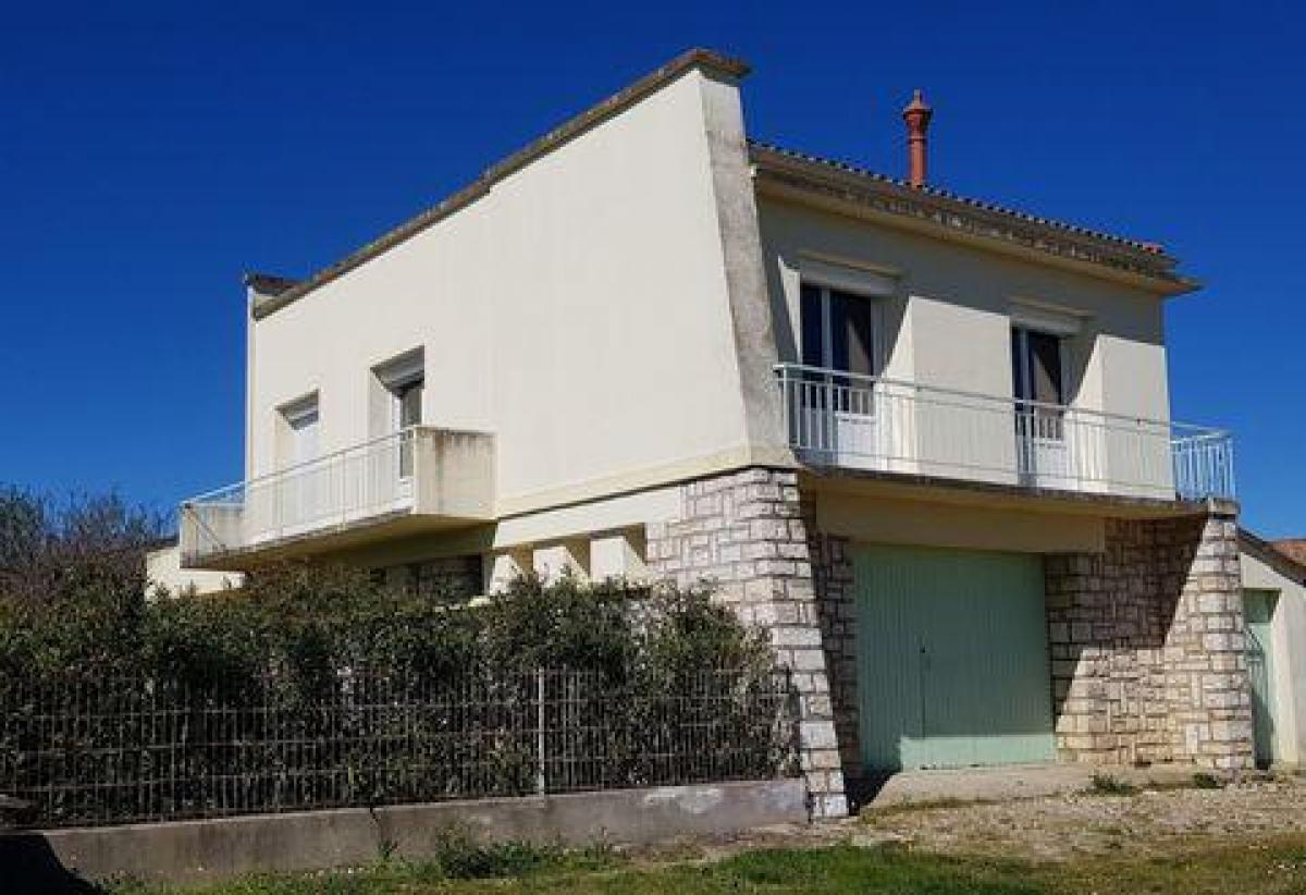 Picture of Home For Sale in Uzes, Languedoc Roussillon, France
