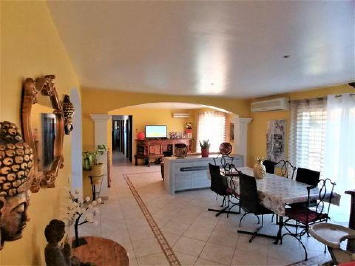 Picture of Home For Sale in Nimes, Languedoc Roussillon, France