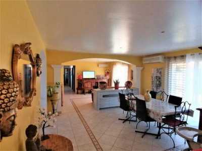 Home For Sale in Nimes, France