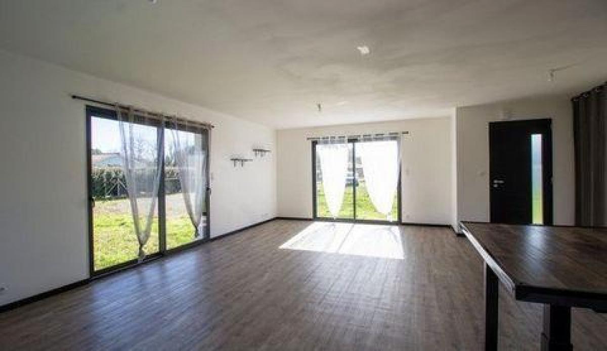 Picture of Home For Sale in Belin Beliet, Aquitaine, France