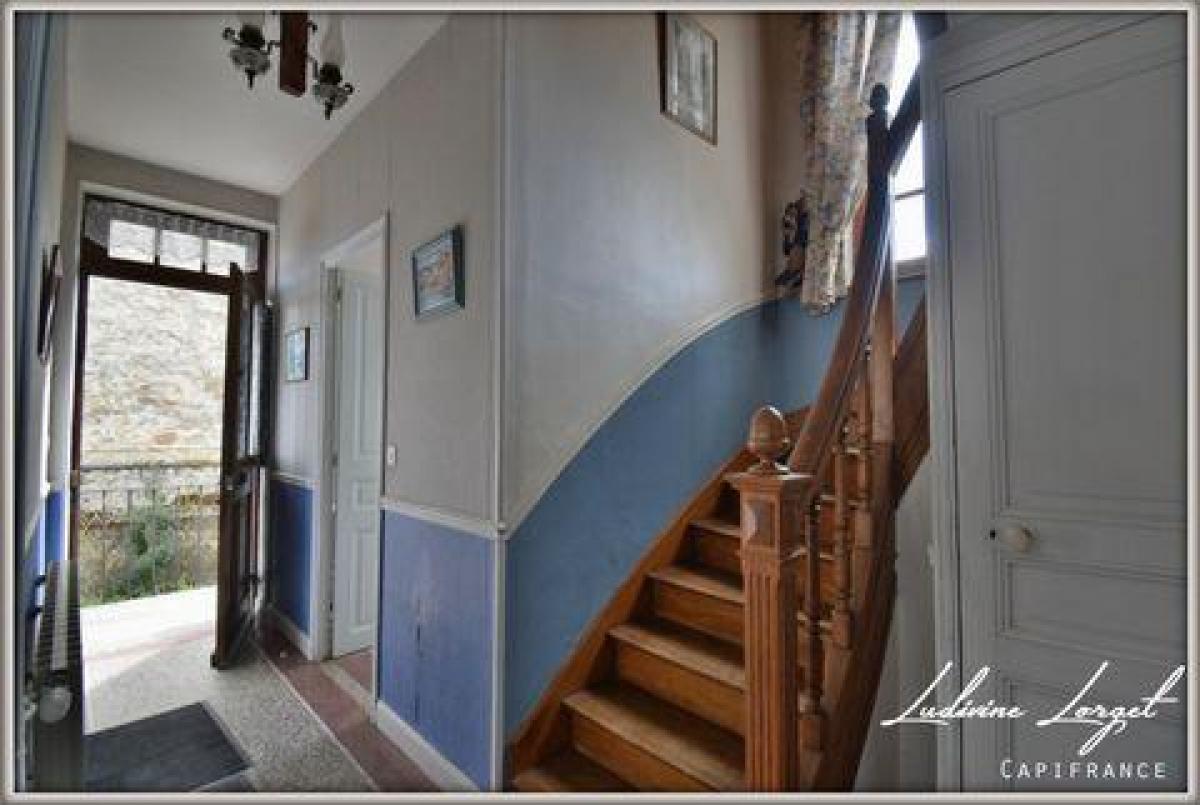 Picture of Home For Sale in Soissons, Picardie, France
