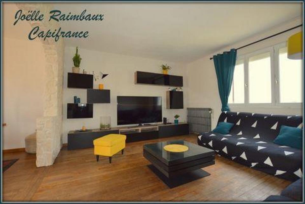 Picture of Home For Sale in Osny, Picardie, France