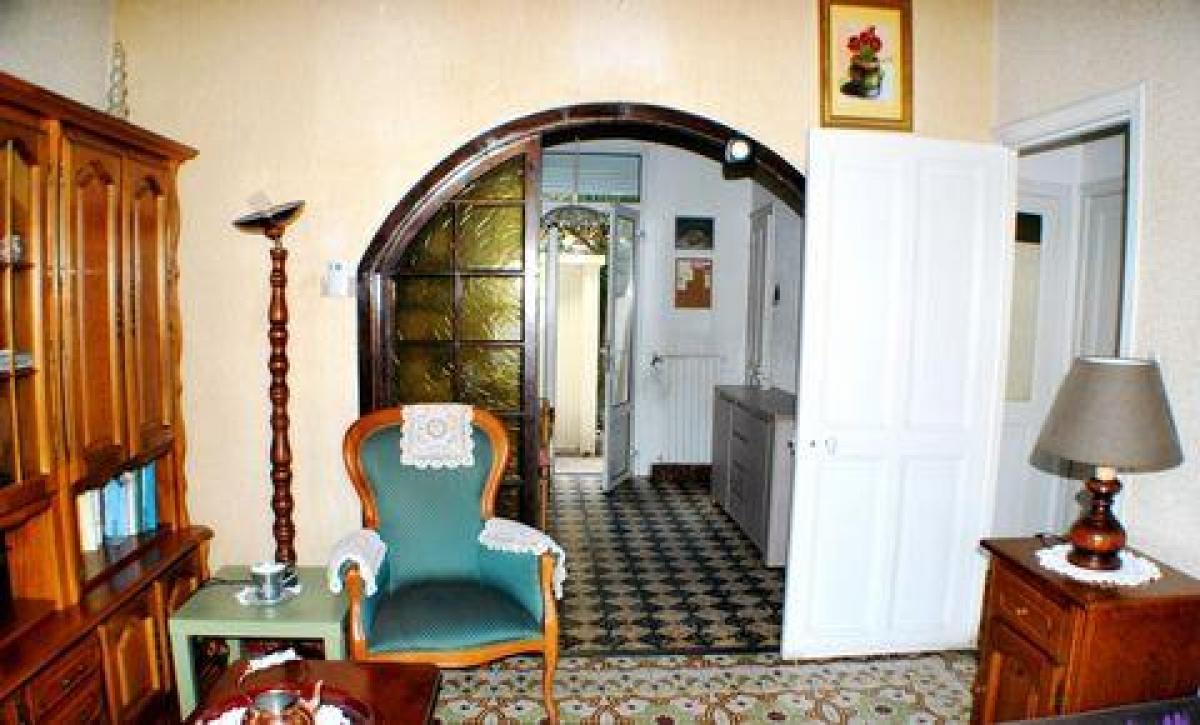 Picture of Home For Sale in Avignon, Provence-Alpes-Cote d'Azur, France