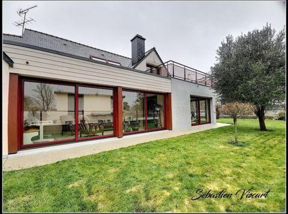 Picture of Home For Sale in Fougeres, Ile De France, France