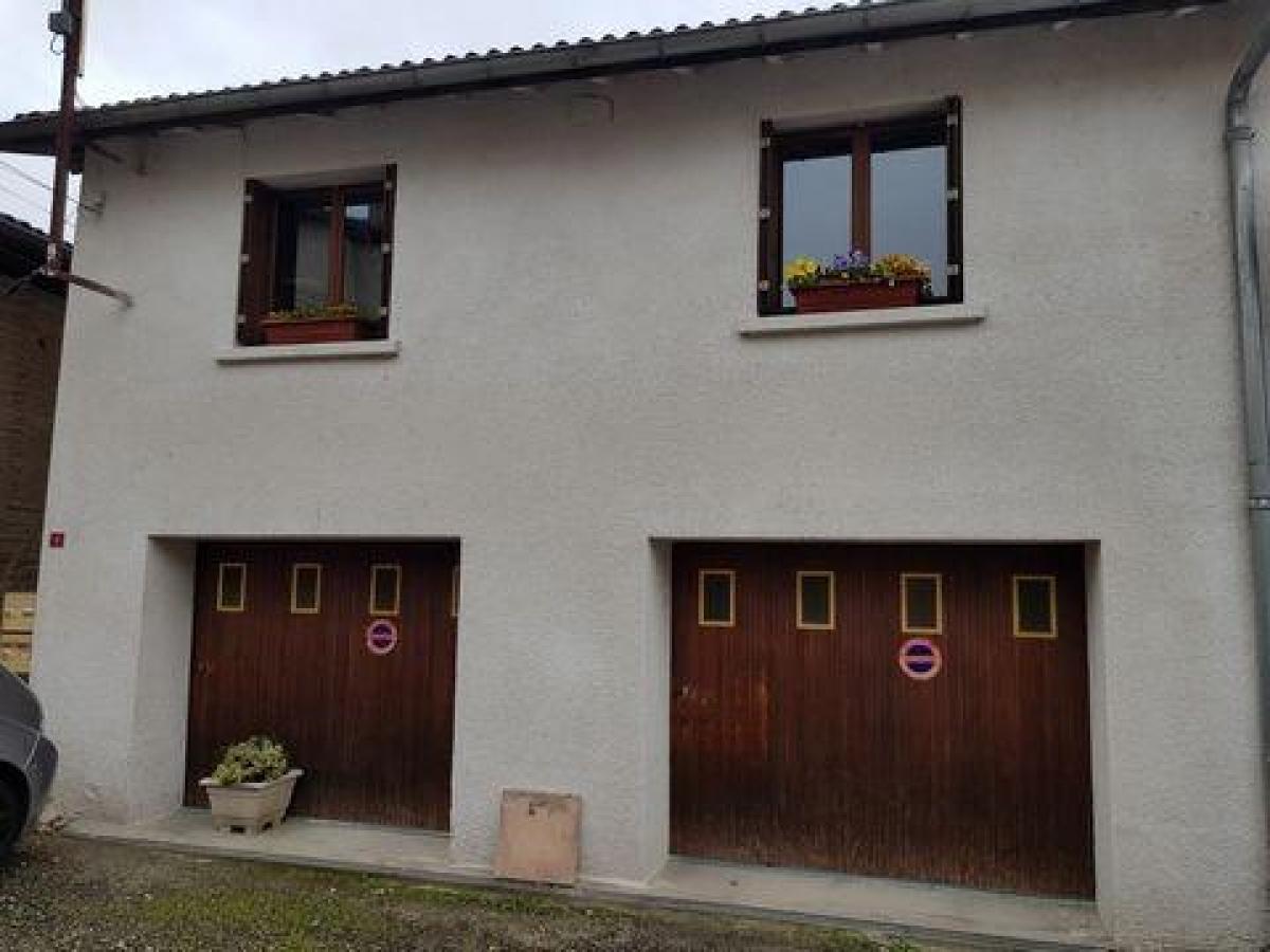 Picture of Home For Sale in Peschadoires, Auvergne, France