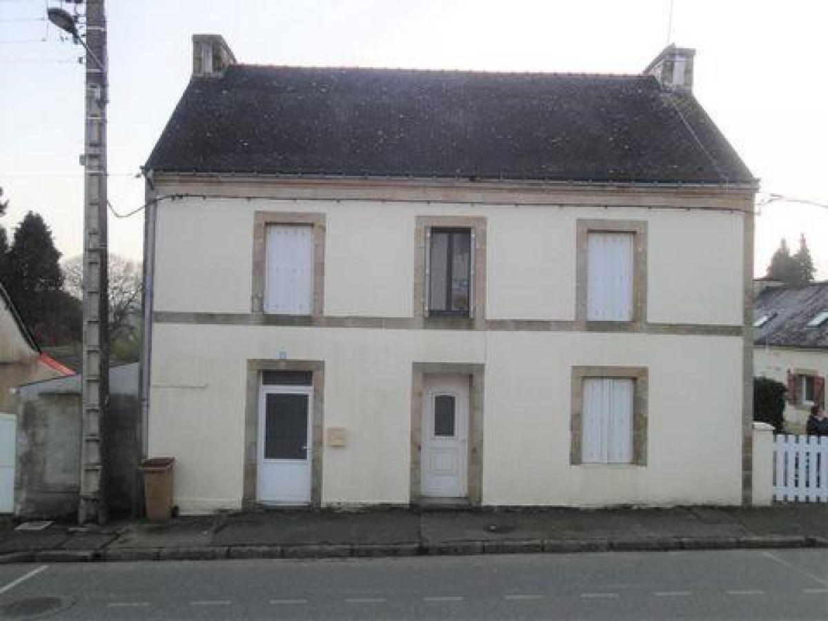 Picture of Home For Sale in Gourin, Bretagne, France