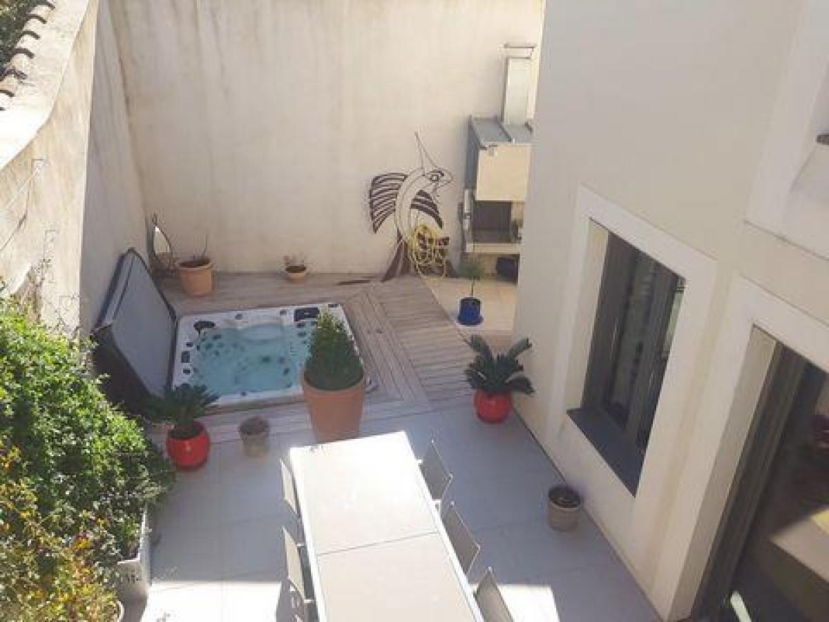 Picture of Home For Sale in Nimes, Languedoc Roussillon, France
