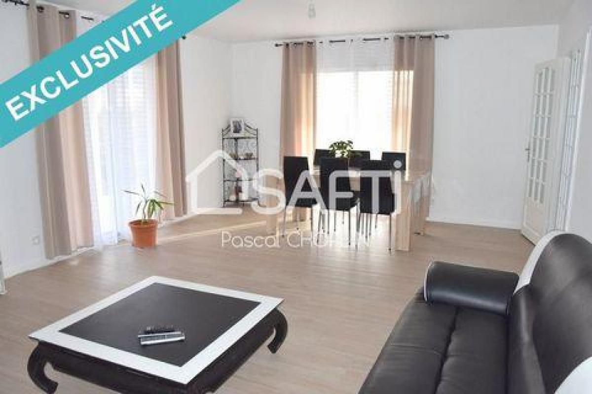 Picture of Home For Sale in Saint-Clair, Picardie, France