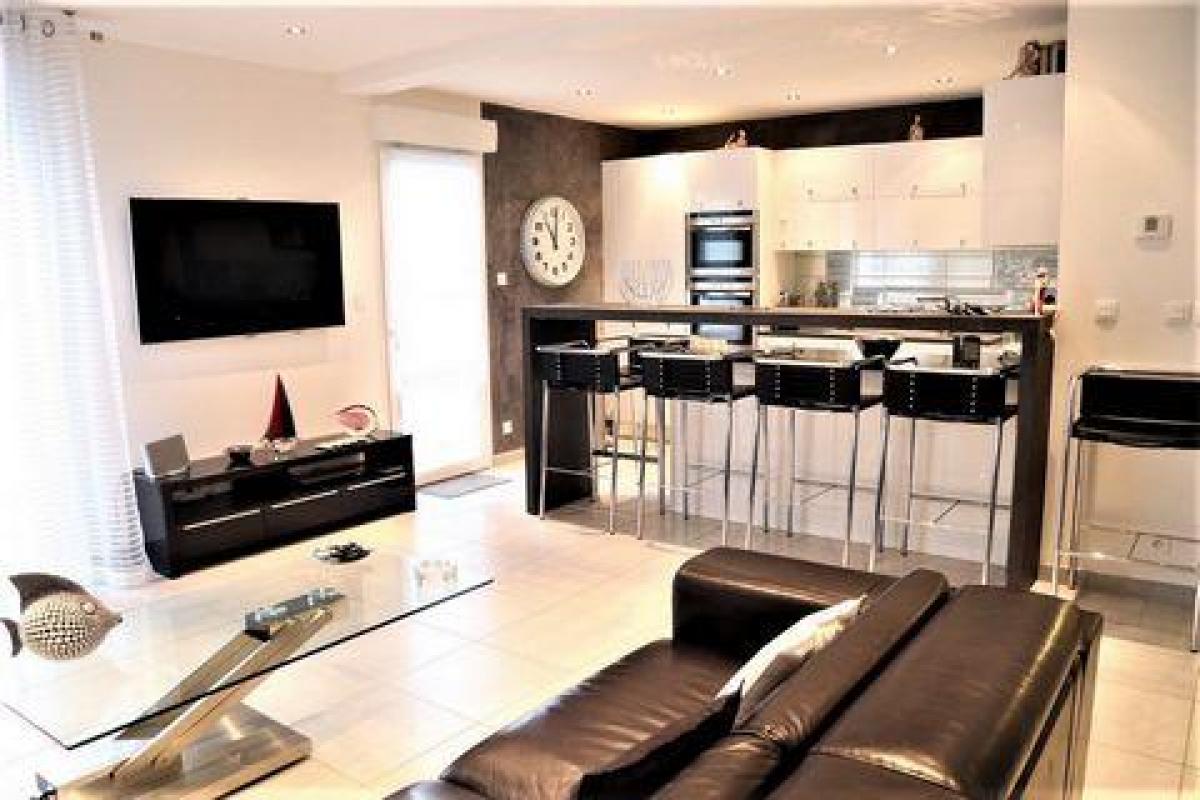 Picture of Condo For Sale in Bandol, Cote d'Azur, France