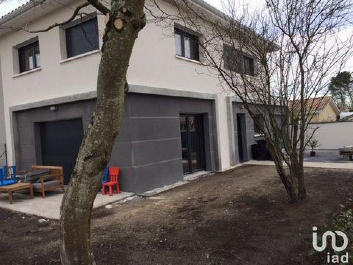 Picture of Home For Sale in Merignac, Poitou Charentes, France