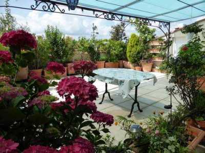 Condo For Sale in Pertuis, France
