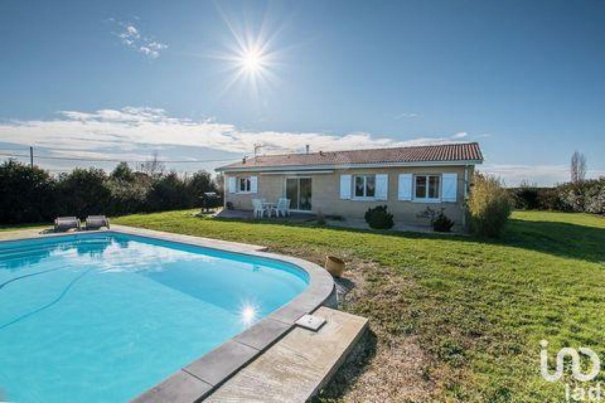 Picture of Home For Sale in Langon, Centre, France