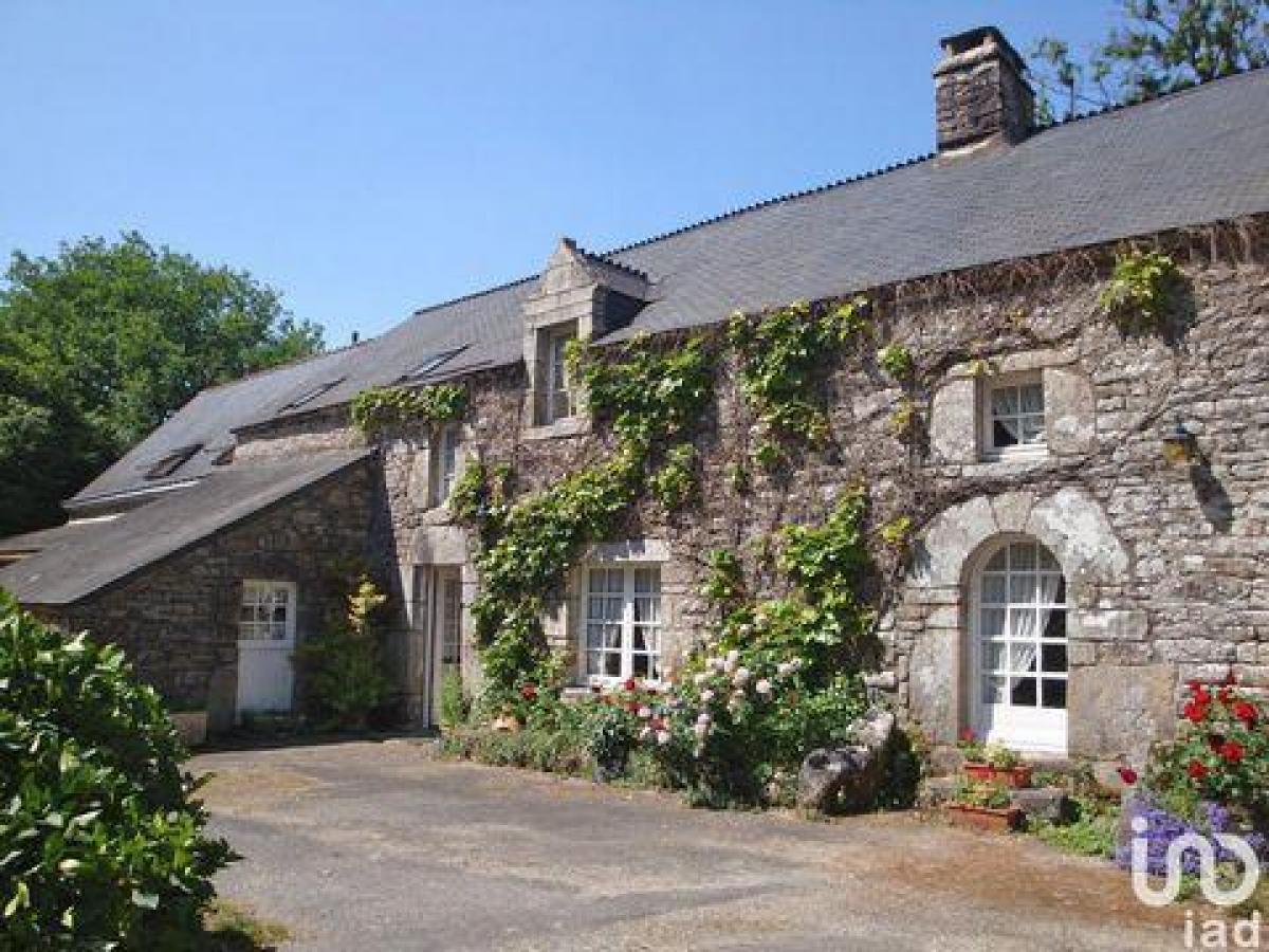 Picture of Home For Sale in Questembert, Bretagne, France