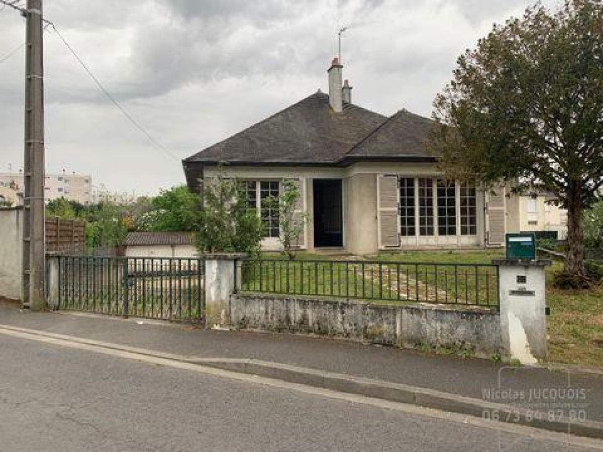 Picture of Home For Sale in Chatellerault, Poitou Charentes, France