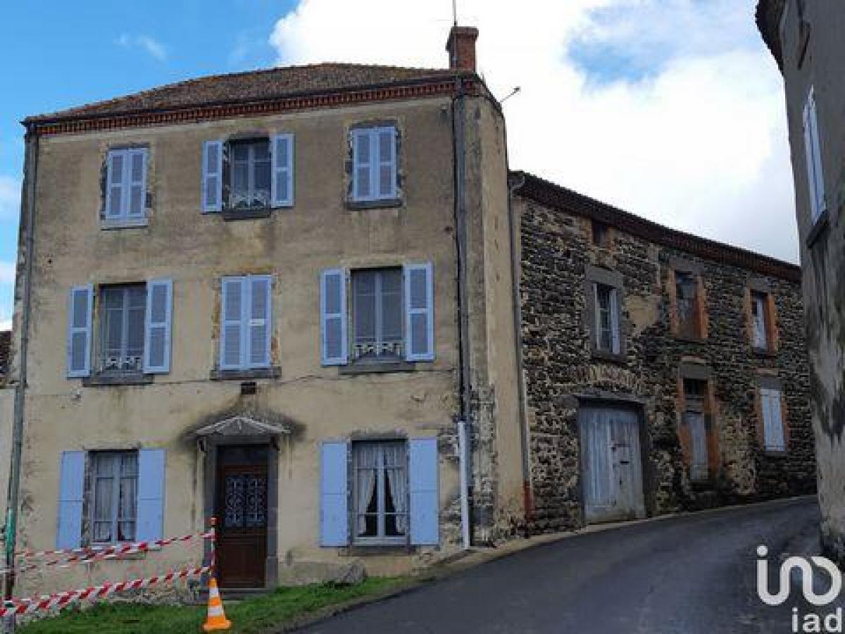 Picture of Home For Sale in Villeneuve, Bourgogne, France