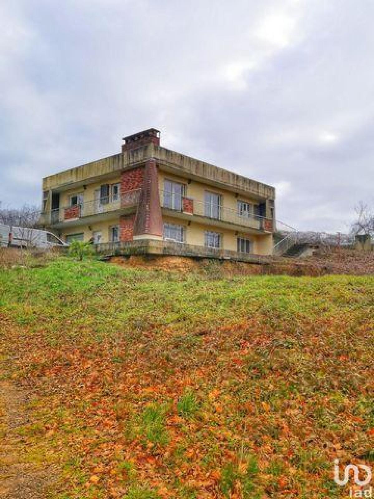 Picture of Home For Sale in Sens, Bourgogne, France