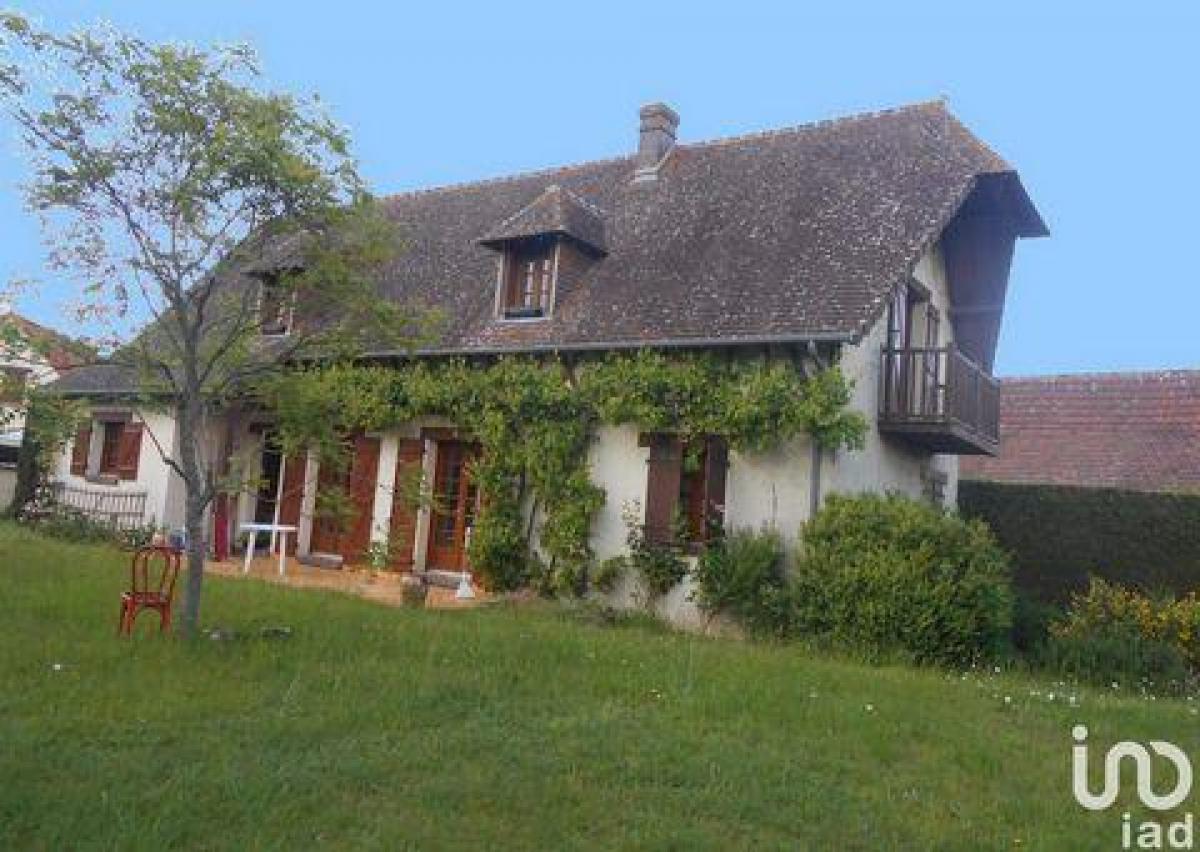 Picture of Home For Sale in Breteuil, Picardie, France