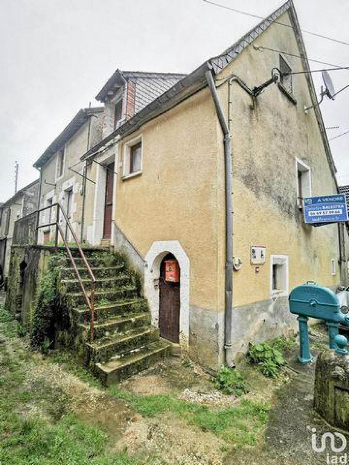 Picture of Home For Sale in Sancerre, Centre, France