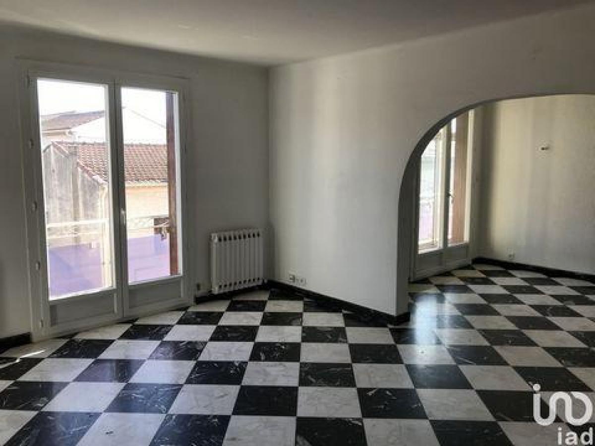 Picture of Condo For Sale in Carpentras, Provence-Alpes-Cote d'Azur, France