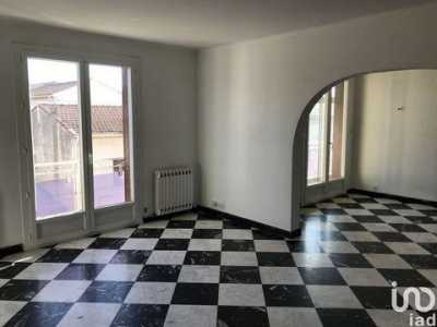 Condo For Sale in Carpentras, France