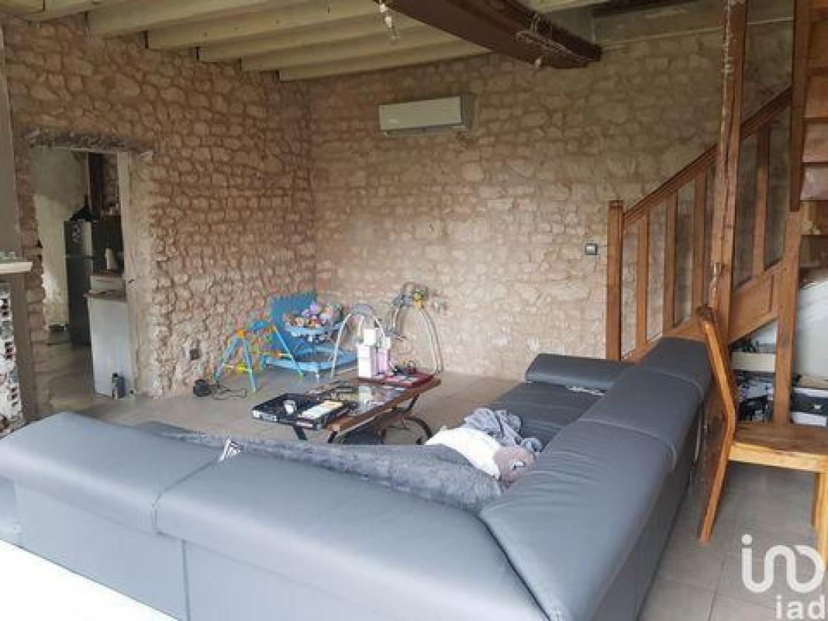 Picture of Home For Sale in Amilly, Centre, France