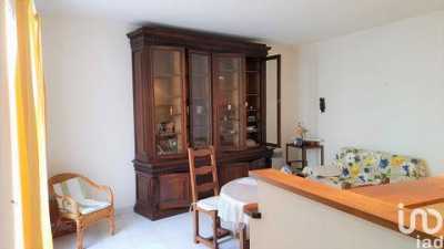 Condo For Sale in Maule, France