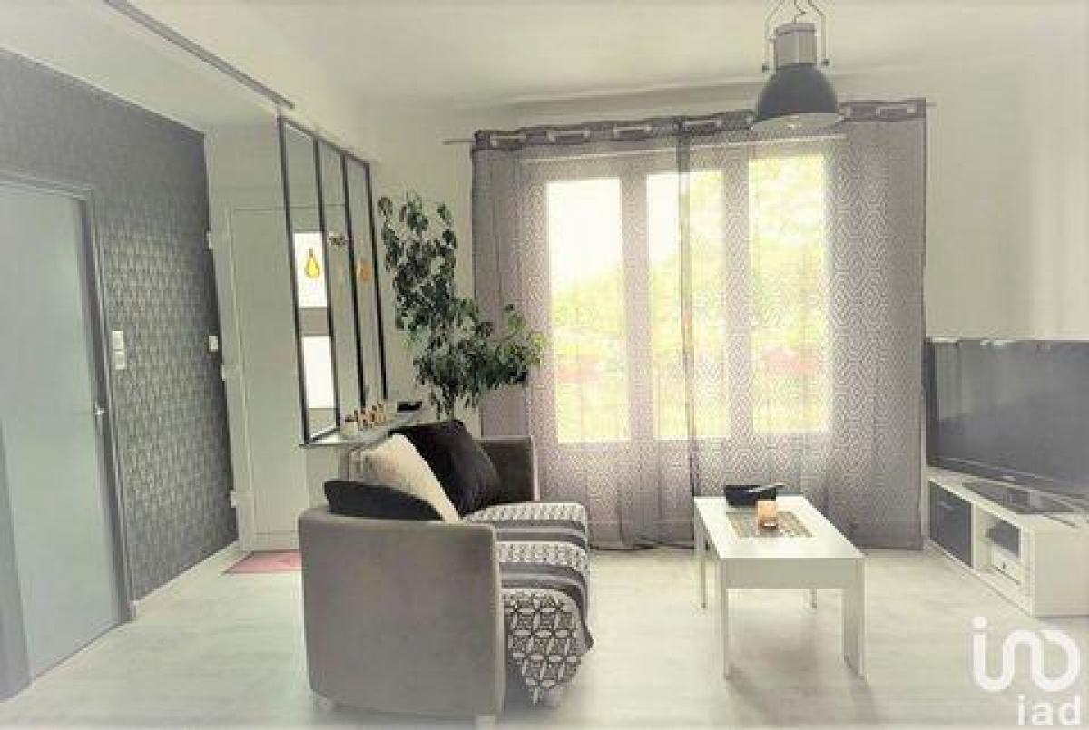 Picture of Home For Sale in Guingamp, Bretagne, France