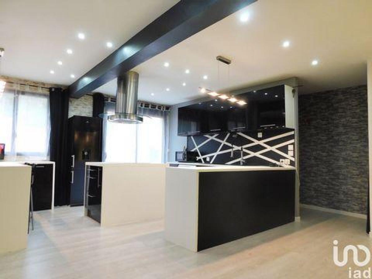 Picture of Home For Sale in Gallardon, Centre, France