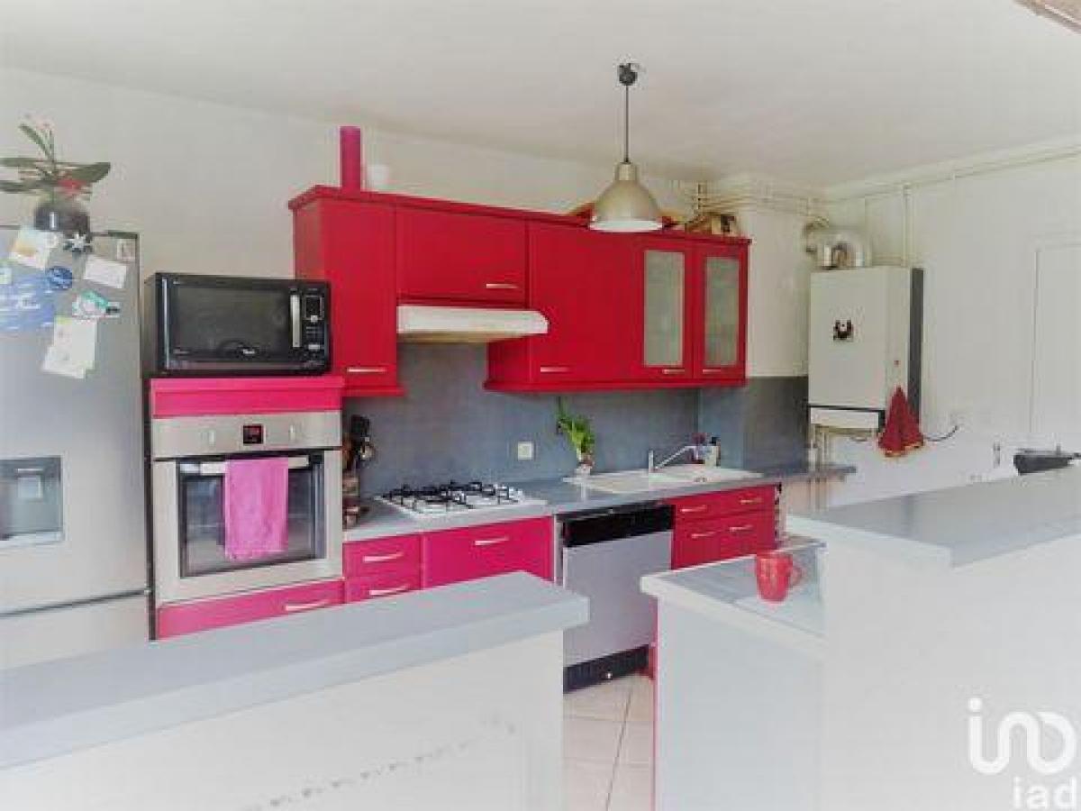 Picture of Home For Sale in Breteuil, Picardie, France